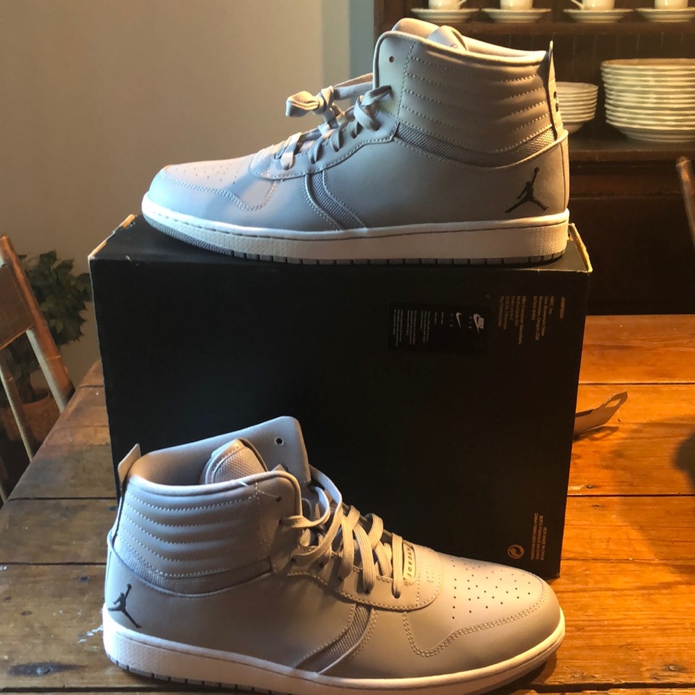 NEVER WORN